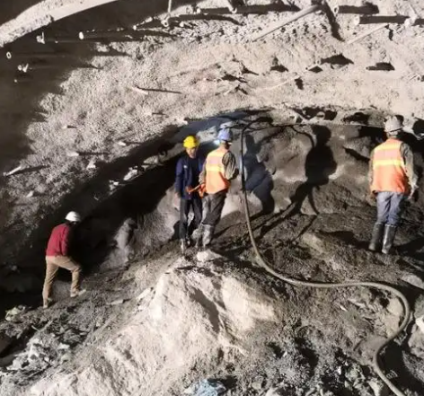 张家口拱顶带模注浆料的施工流程及注意事项